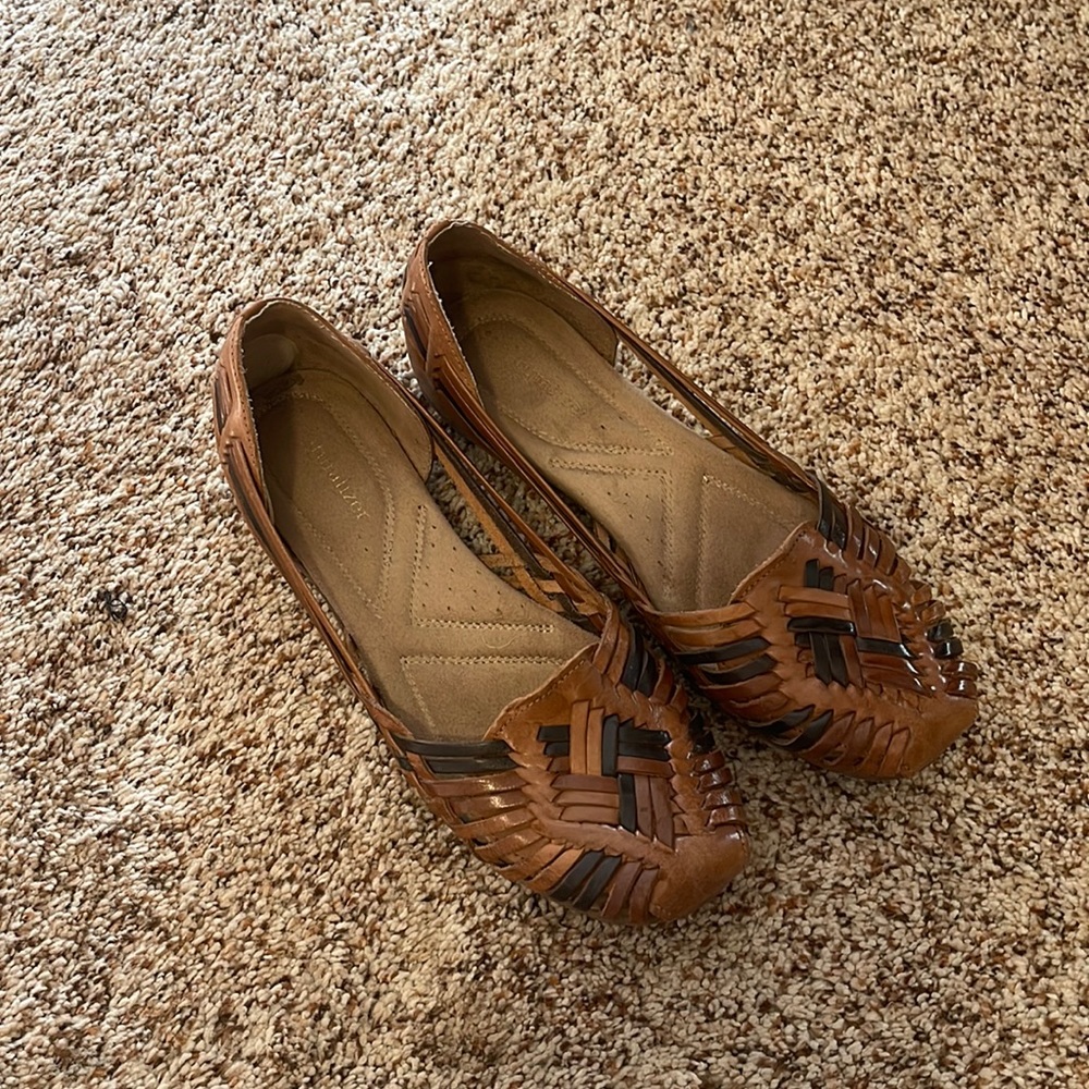 Fisherman style flats